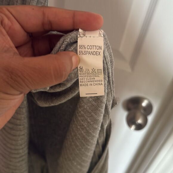 Women’s size M Gray Sleeveless soft Ribbed bodycon Dress with slits NWOT - Picture 6 of 7